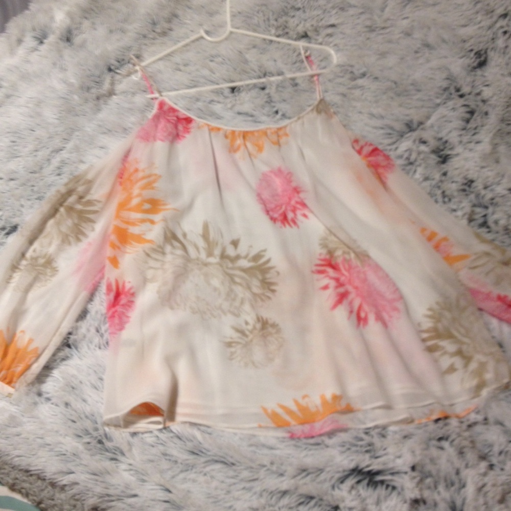 Calvin Klein cold shoulder blouse. Size L - Picture 2 of 5